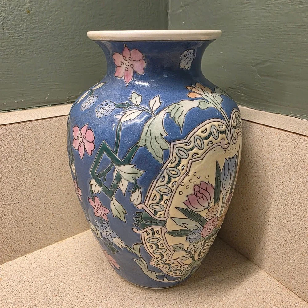 WBI Chinese Vase Urn 6